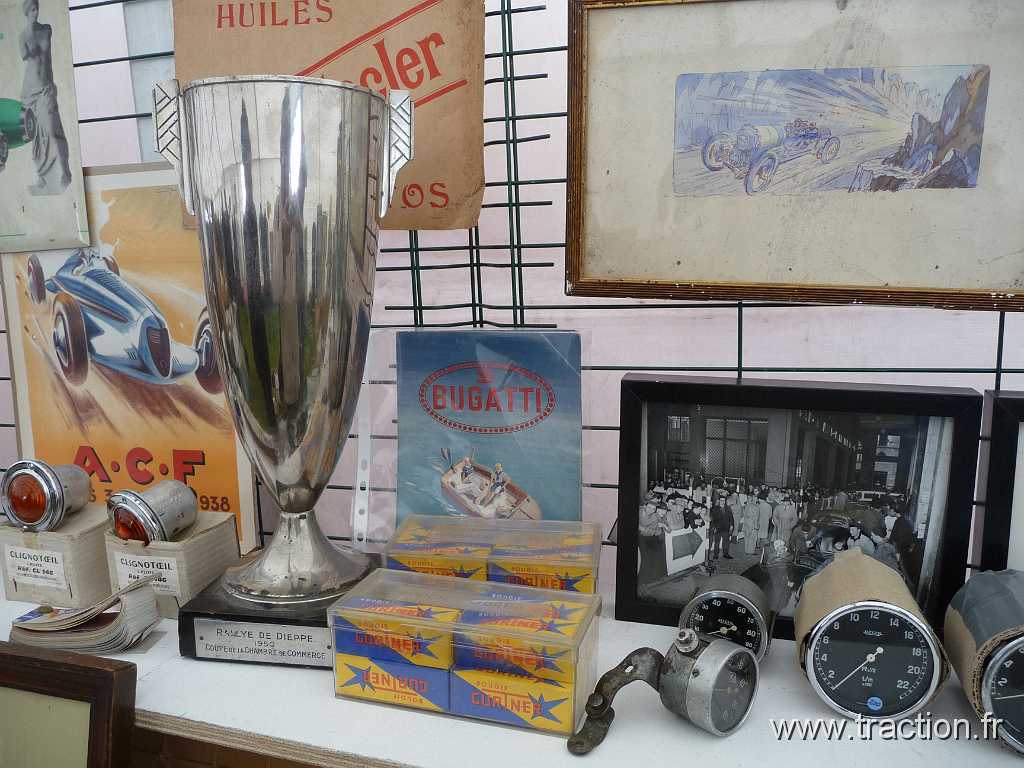 2010_Lipsheim (44).jpg - 26/09/2010 - 67640 LIPSHEIM29 me Bourse d'changeCoupe Rallye de Dieppe 1950 et accessoires divers automobiles